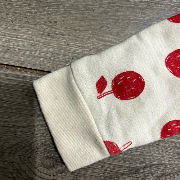 $3 with bundle! Cat and Jack Beige French Terry Apple Print Sweatshirt 6-9 mo - Picture 3 of 4